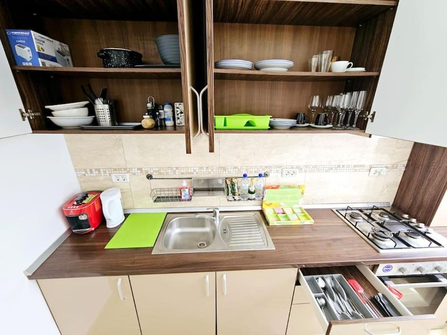 Downtown, Close To Old Town, Family Friendly - Ivo10 Букурещ Екстериор снимка